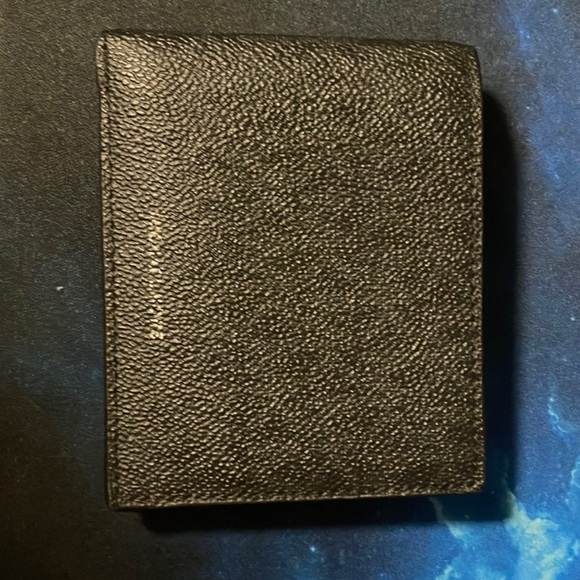 Michael Kors: Black Harrison Crossgrain Slim Billfold Leather Wallet - Picture 3 of 5